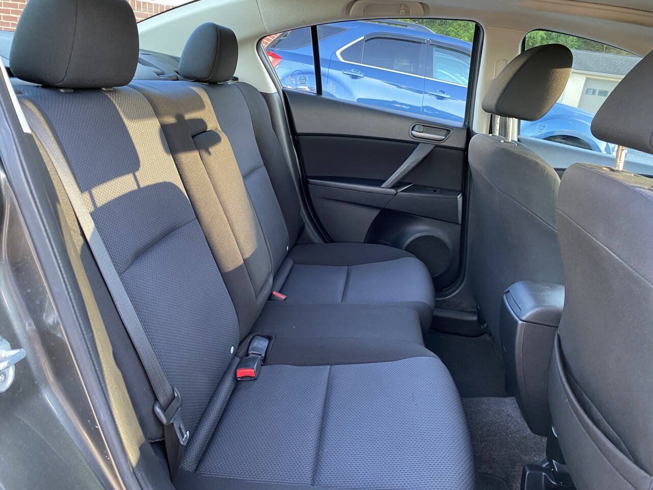 Used 2011 MAZDA MAZDA3 i Touring FWD image 20