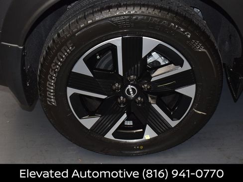Certified 2026 Nissan Kicks SV w/ SV Premium Package AWD/4WD image 5