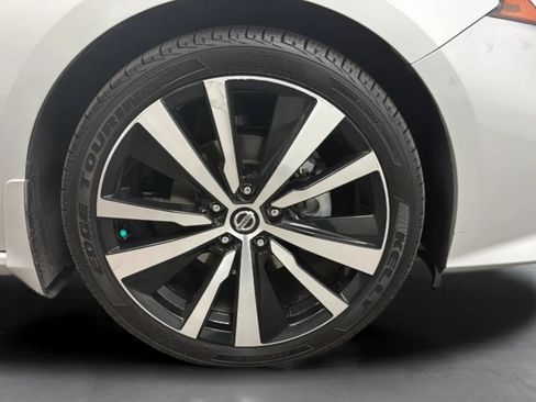 Used 2022 Nissan Altima 2.5 SR FWD image 24