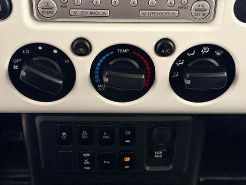 Used 2014 Toyota FJ Cruiser 4WD w/ Upgrade Package image 12