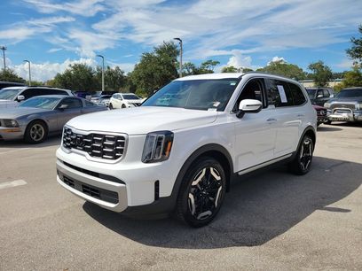 Certified 2023 Kia Telluride S