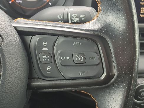 Used 2024 Jeep Gladiator Mojave AWD/4WD image 27