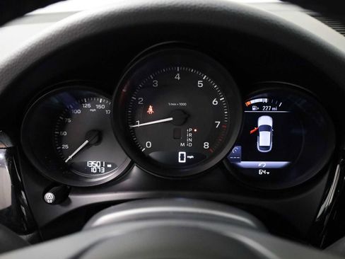 Certified 2024 Porsche Macan AWD/4WD image 23