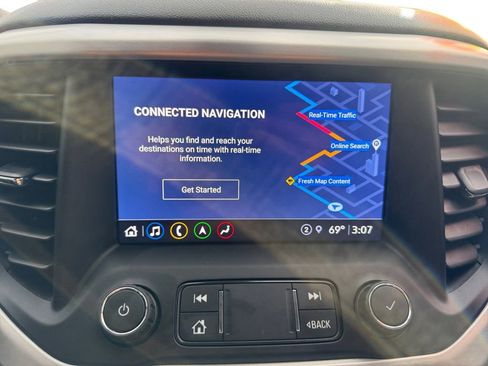 Used 2021 GMC Acadia SLT image 24