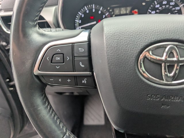 Used 2020 Toyota Highlander Platinum AWD/4WD image 16