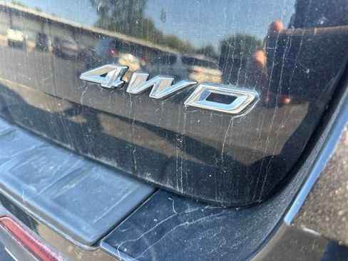 Used 2023 Ford Explorer XLT w/ Equipment Group 202A AWD/4WD image 10