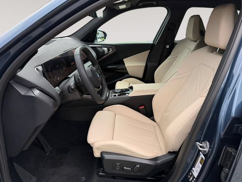 Used 2026 BMW X3 xDrive30i w/ Premium Package AWD/4WD image 2