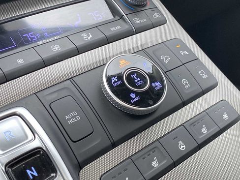 Used 2021 Hyundai Palisade Limited w/ Winter Package image 25