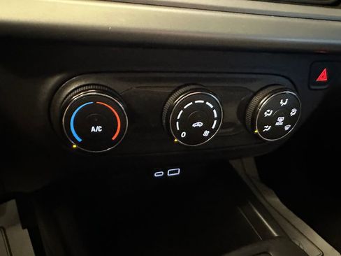 Used 2024 Chevrolet Trax LS FWD image 13