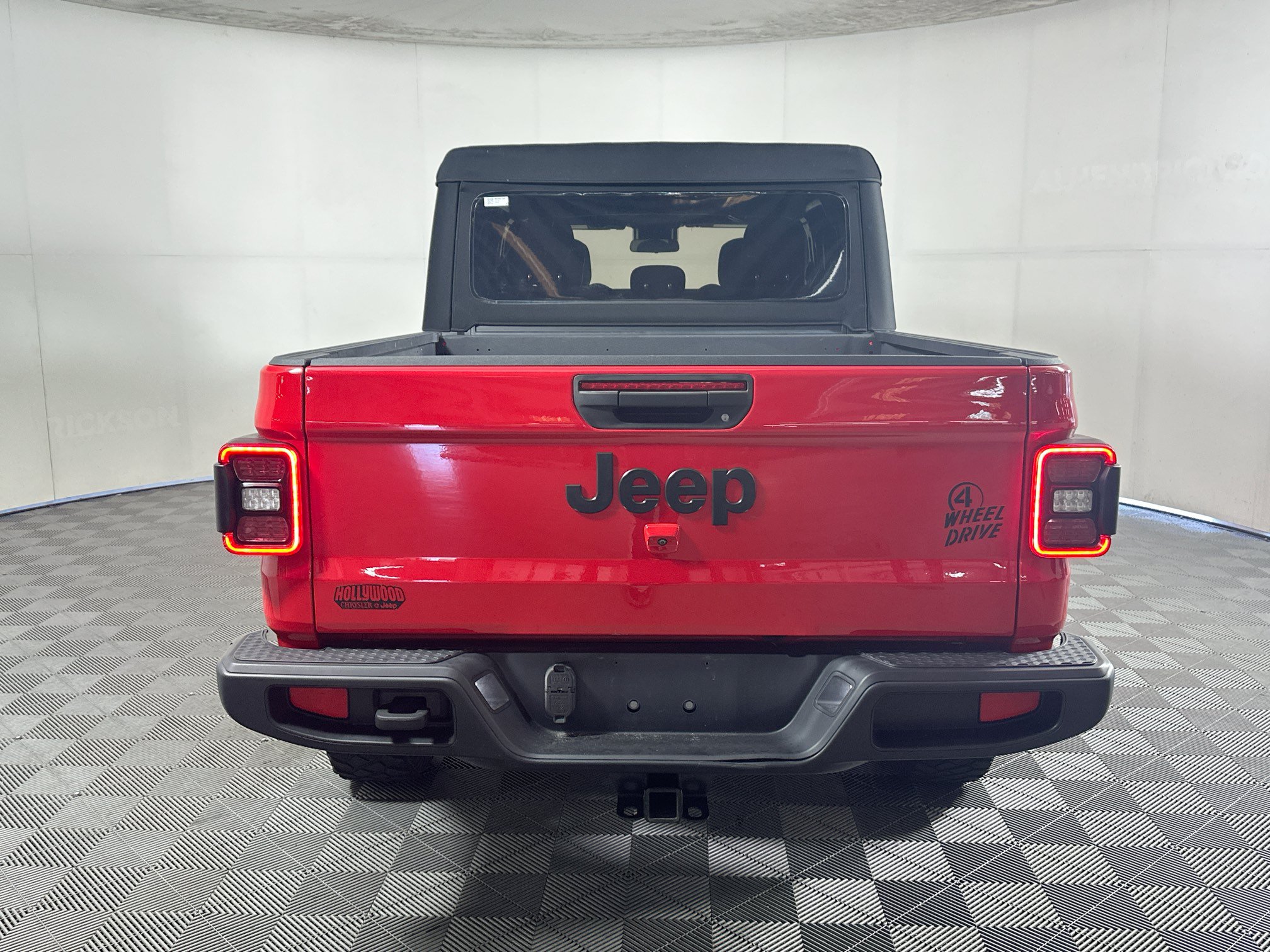 Used 2024 Jeep Gladiator Sport AWD/4WD image 4