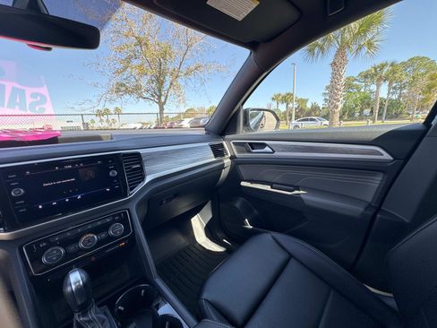 Used 2023 Volkswagen Atlas Cross Sport SE w/ Panoramic Sunroof Package FWD image 28
