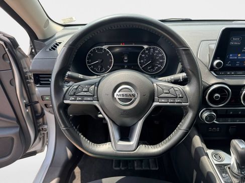 Used 2023 Nissan Sentra SV FWD image 11