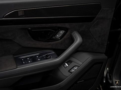 Used 2024 Lamborghini Urus S image 26