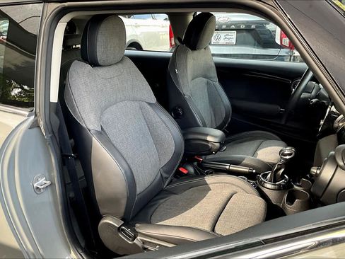 Used 2016 MINI Cooper 2-Door Hardtop image 7