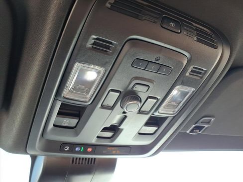 Used 2023 GMC Yukon Denali Ultimate image 26