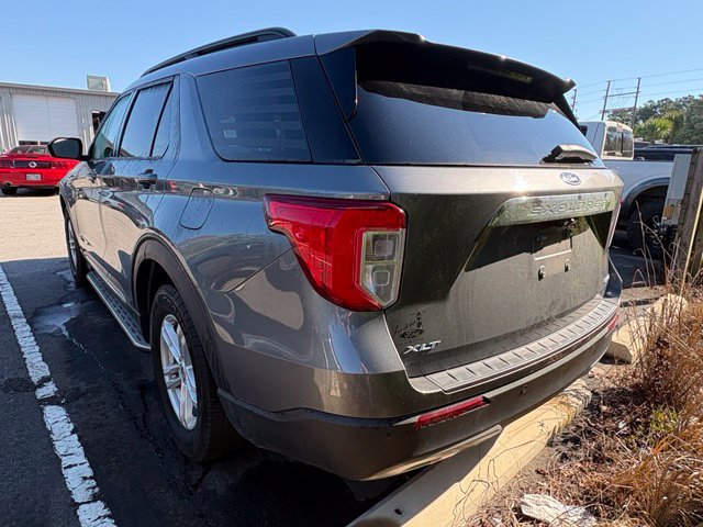 Used 2022 Ford Explorer XLT w/ Equipment Group 202A AWD/4WD image 3