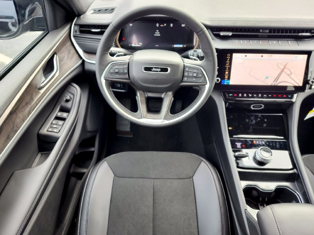 New 2026 Jeep Grand Cherokee Altitude AWD/4WD image 13