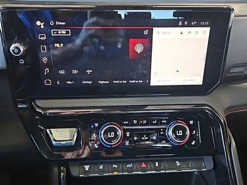 Used 2024 GMC Sierra 2500 AT4 image 31