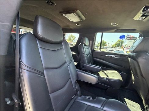 Used 2015 Cadillac Escalade ESV Platinum AWD/4WD image 32