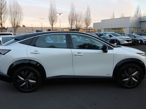Used 2023 Nissan Ariya FWD image 2
