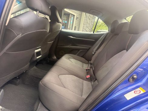 Used 2018 Toyota Camry LE FWD image 11