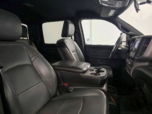 Used 2024 RAM 2500 Tradesman w/ Chrome Appearance Group AWD/4WD image 19