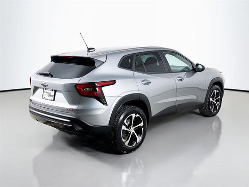 Used 2024 Chevrolet Trax RS image 8