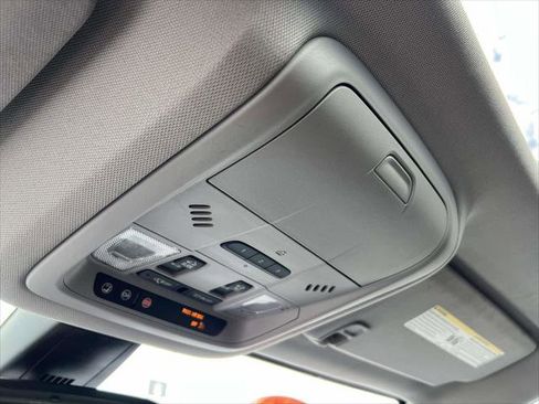 Used 2022 GMC Acadia SLT image 33