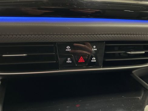 Certified 2025 Volkswagen Atlas Peak Edition SE image 64