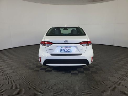 Used 2022 Toyota Corolla LE image 5