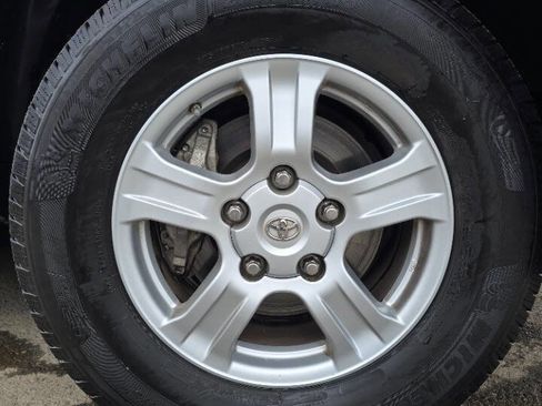 Used 2013 Toyota Sequoia SR5 AWD/4WD image 10
