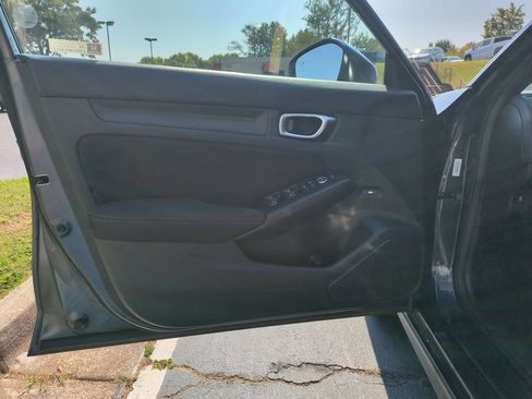 Used 2025 Honda Civic Sport image 11