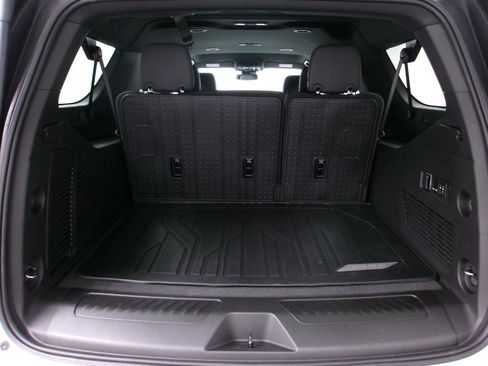 New 2026 Chevrolet Suburban LT w/ Comfort Package image 13