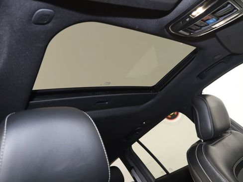 Used 2024 Jeep Grand Cherokee Altitude AWD/4WD image 10