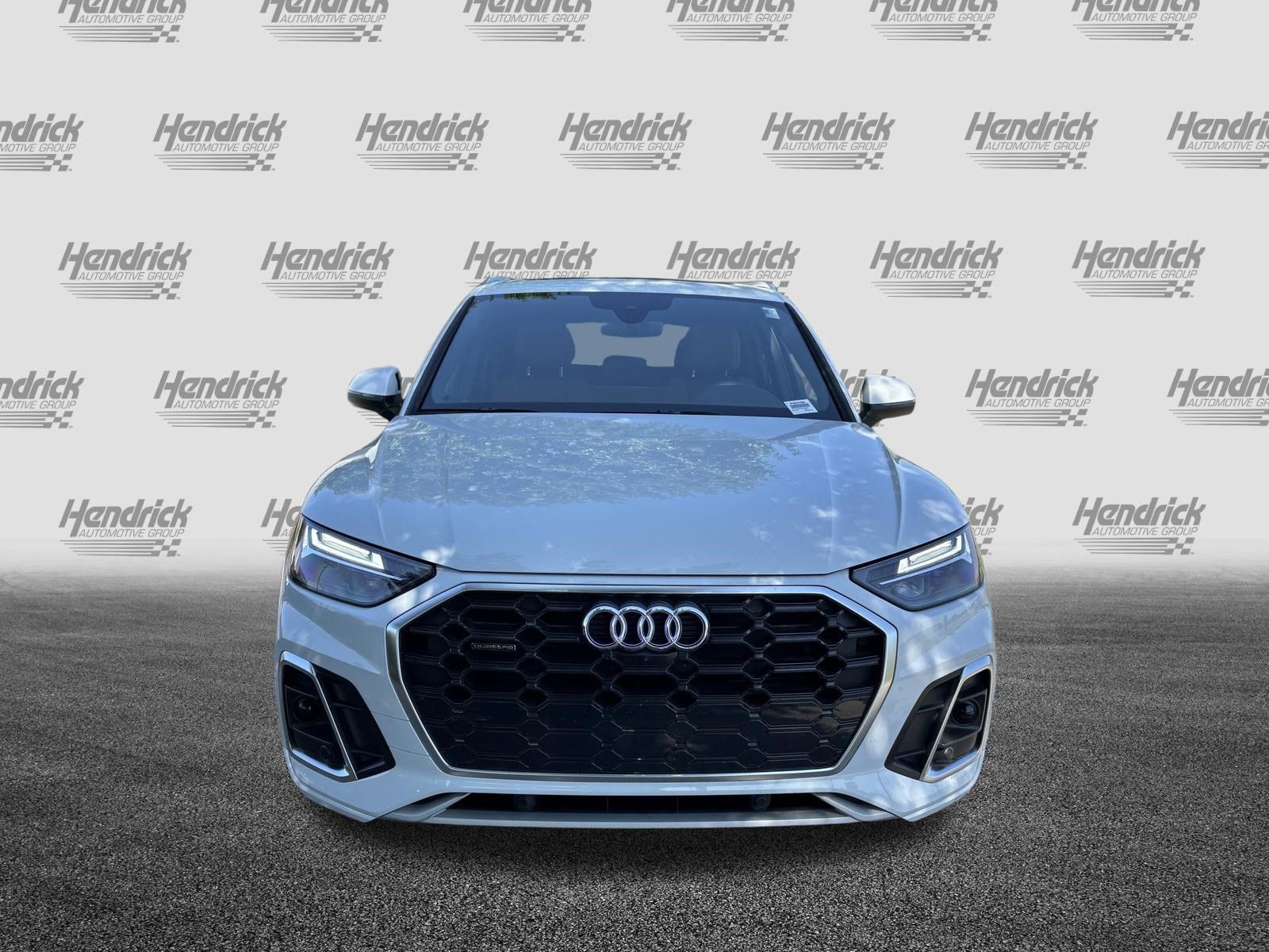 Used 2023 Audi Q5 2.0T Premium Plus w/ Premium Plus Package AWD/4WD image 3