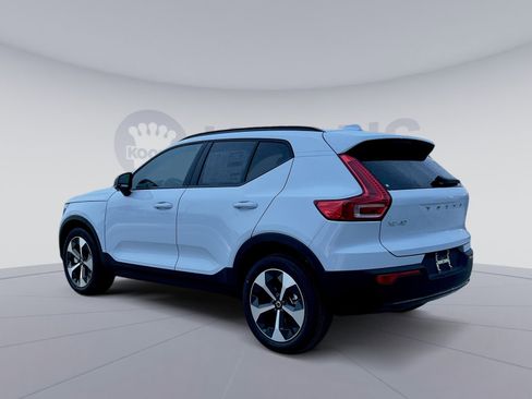 New 2026 Volvo XC40 B5 Plus w/ Protection Package Premier AWD/4WD image 4
