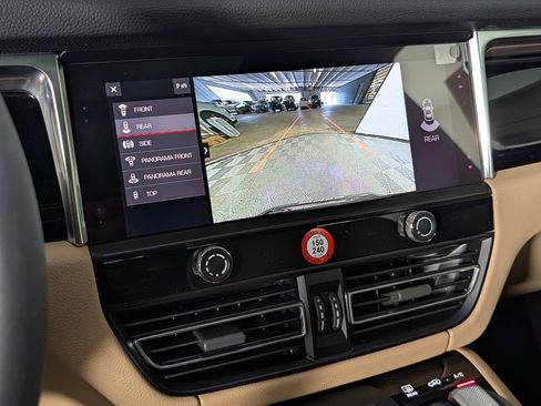New 2026 Porsche Macan AWD/4WD image 32