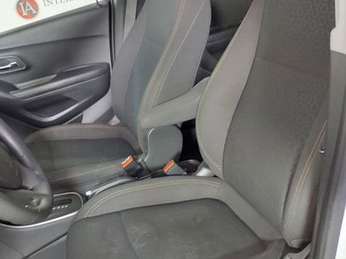 Used 2020 Chevrolet Trax LS w/ Tint and Cruise Package FWD image 13