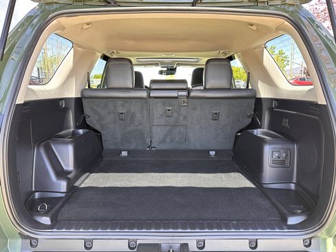 Used 2022 Toyota 4Runner Limited AWD/4WD image 28