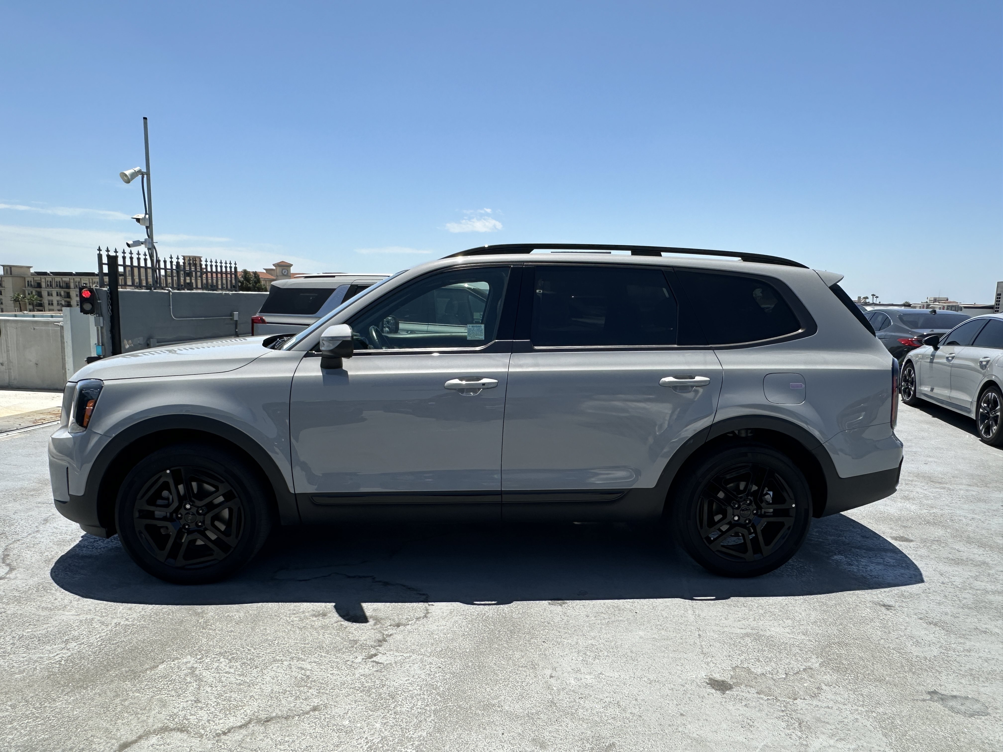 Used 2025 Kia Telluride EX X-Line AWD/4WD image 3
