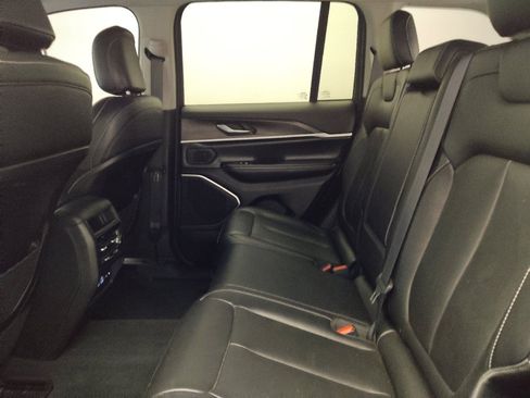 Used 2023 Jeep Grand Cherokee image 18