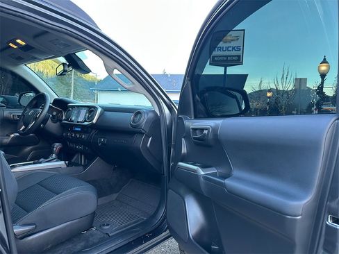 Used 2023 Toyota Tacoma Trail Edition w/ Trail Edition image 12