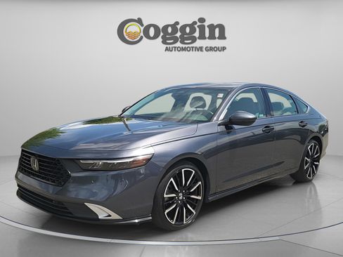Used 2023 Honda Accord Touring image 1