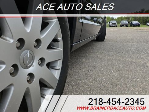 Used 2016 Chrysler Town & Country Touring image 6