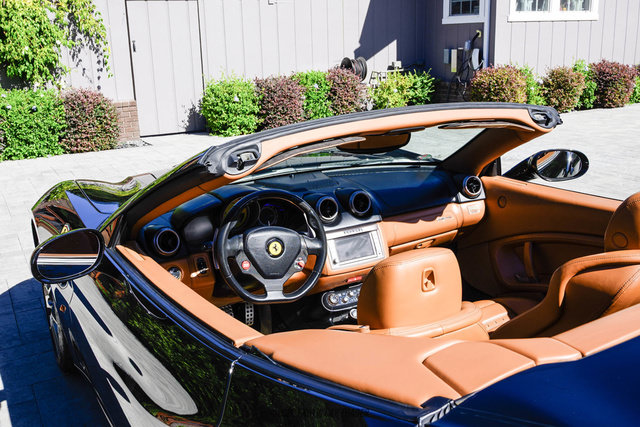 Used 2013 Ferrari California RWD image 59