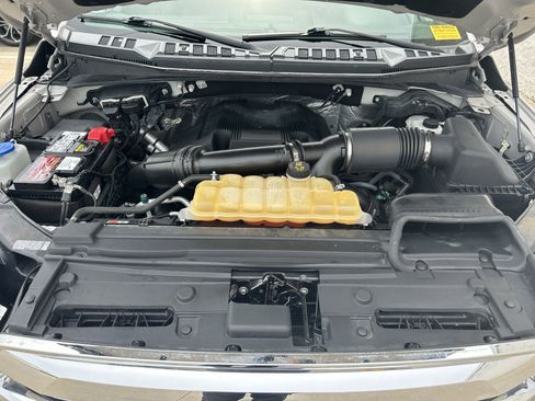 Used 2017 Ford F150 Lariat w/ Equipment Group 502A Luxury AWD/4WD image 13