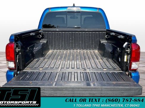 Used 2017 Toyota Tacoma TRD Sport w/ Tow Package (A/T) AWD/4WD image 17