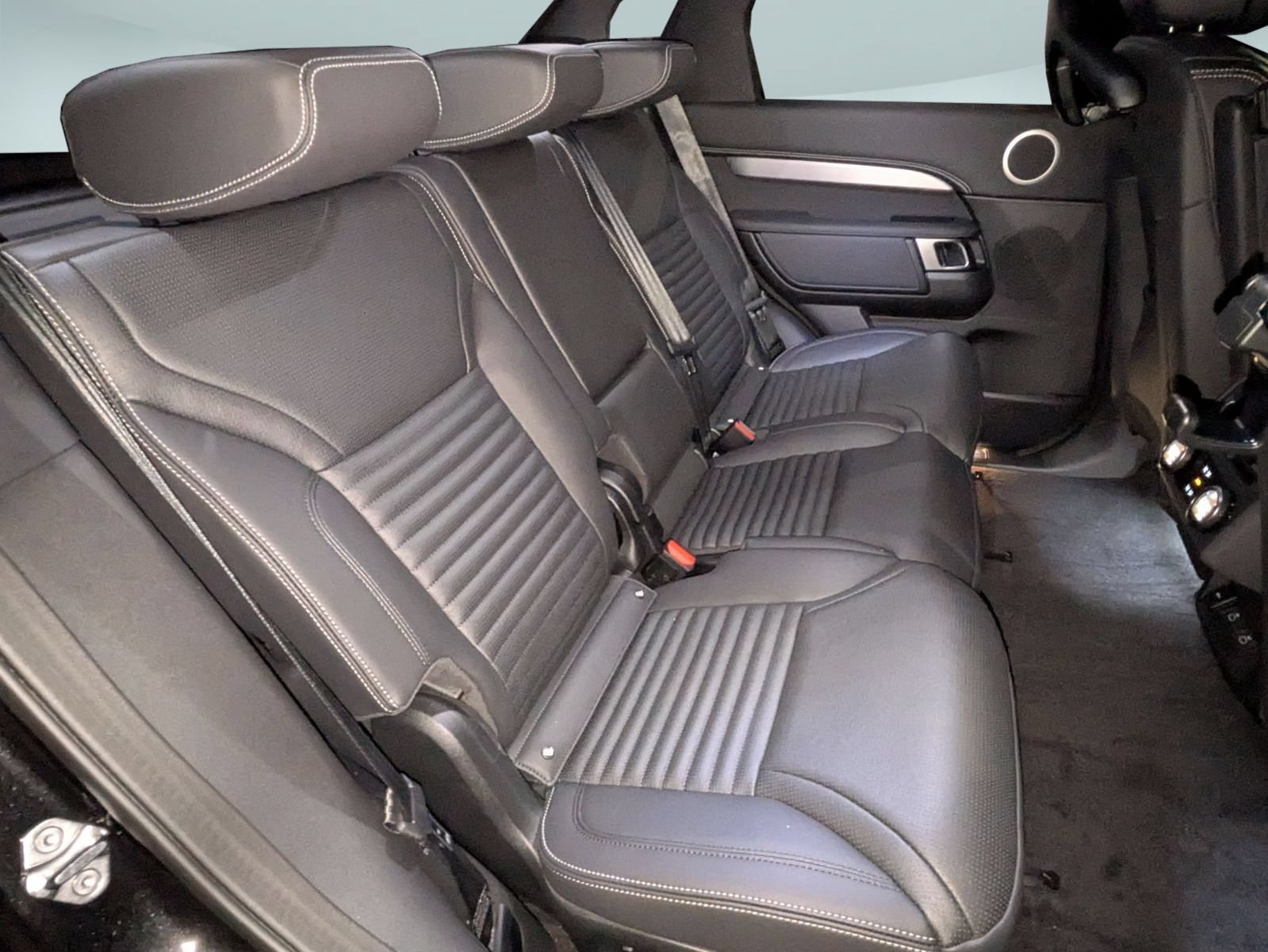 New 2026 Land Rover Discovery Dynamic SE AWD/4WD image 29