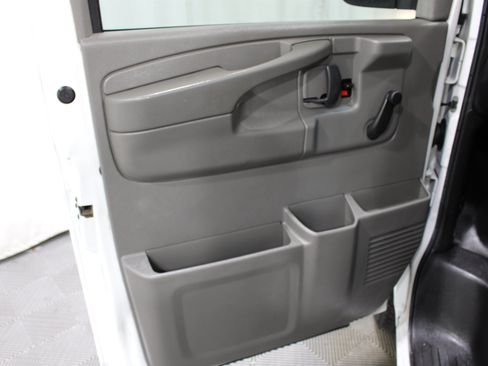 Used 2013 GMC Savana 2500 w/ Cold Climate Package RWD image 5