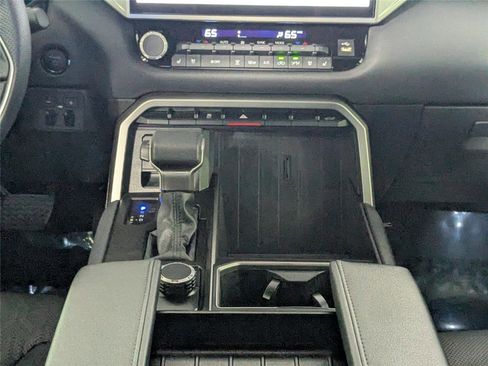 Used 2025 Toyota Tundra Limited image 34